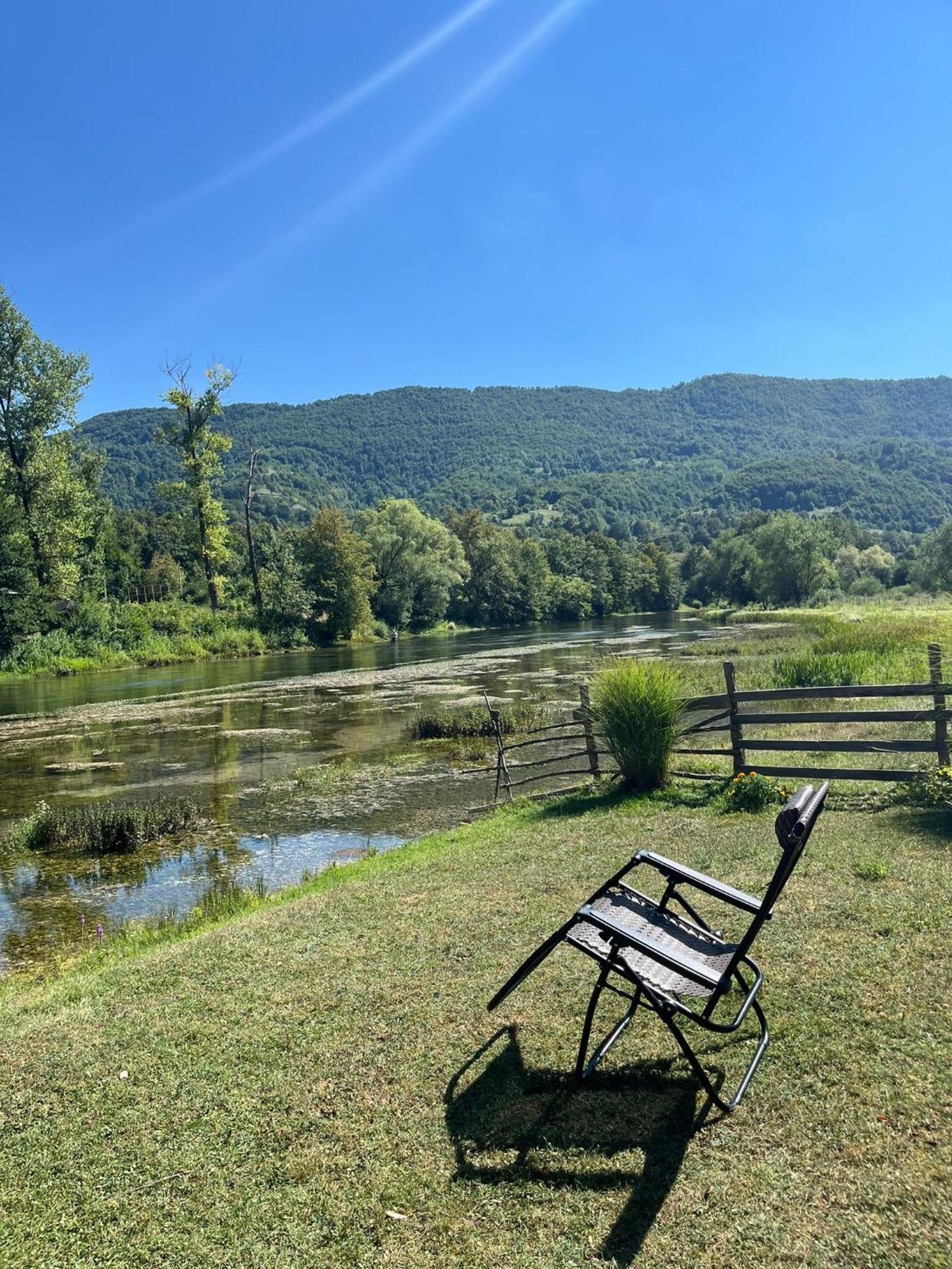 Bed And Breakfast Family Djukic Sipovo Bagian luar foto