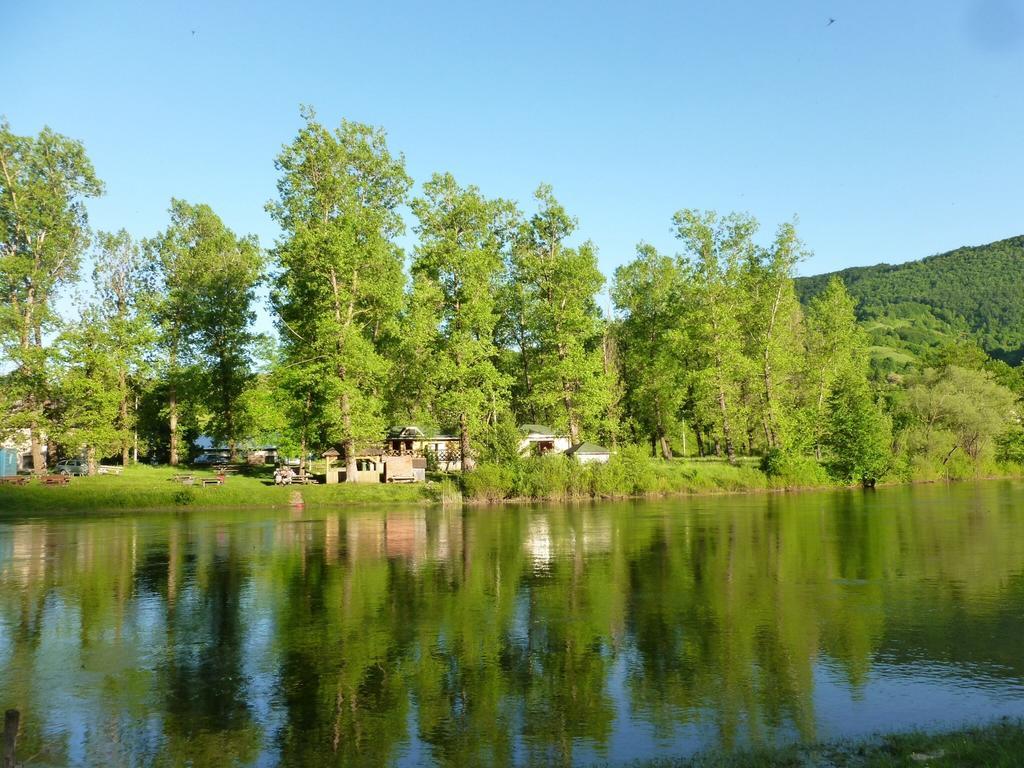 Bed And Breakfast Family Djukic Sipovo Bagian luar foto