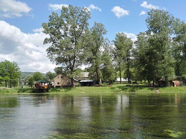 Bed And Breakfast Family Djukic Sipovo Bagian luar foto