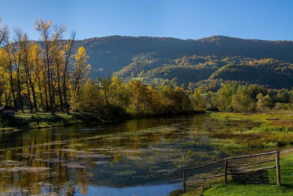 Bed And Breakfast Family Djukic Sipovo Bagian luar foto
